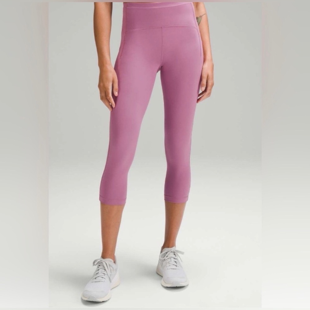 NWT Lululemon leggings Swift Speed HR Crop 21" Leggings Velvet Dust Size 6
